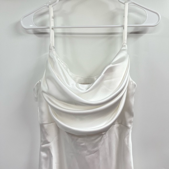 Women's Revelry White Sleeveless Double Slit Classic Gown Size 10 - Picture 2 of 15